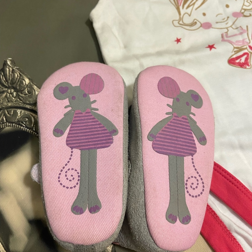 Combo Pack of 2️⃣.Baby Bodysuits-Walker.Age -Dress>9-12 months. Shoes>1-2 Years. - Picture 8 of 8